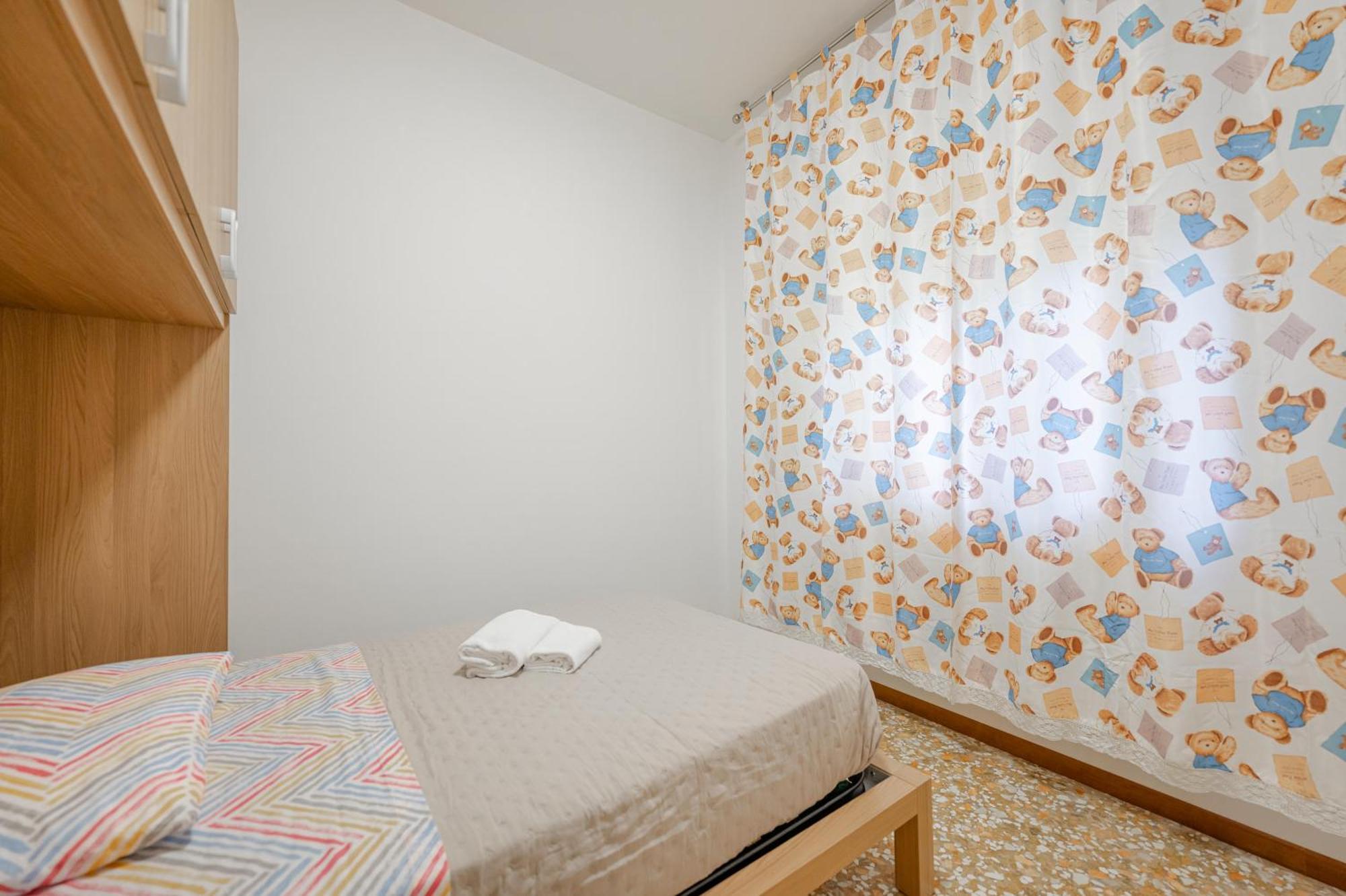 Apartment Tatiana Flat - 10 Minutes To - Mestre Train Station - Free Parking
