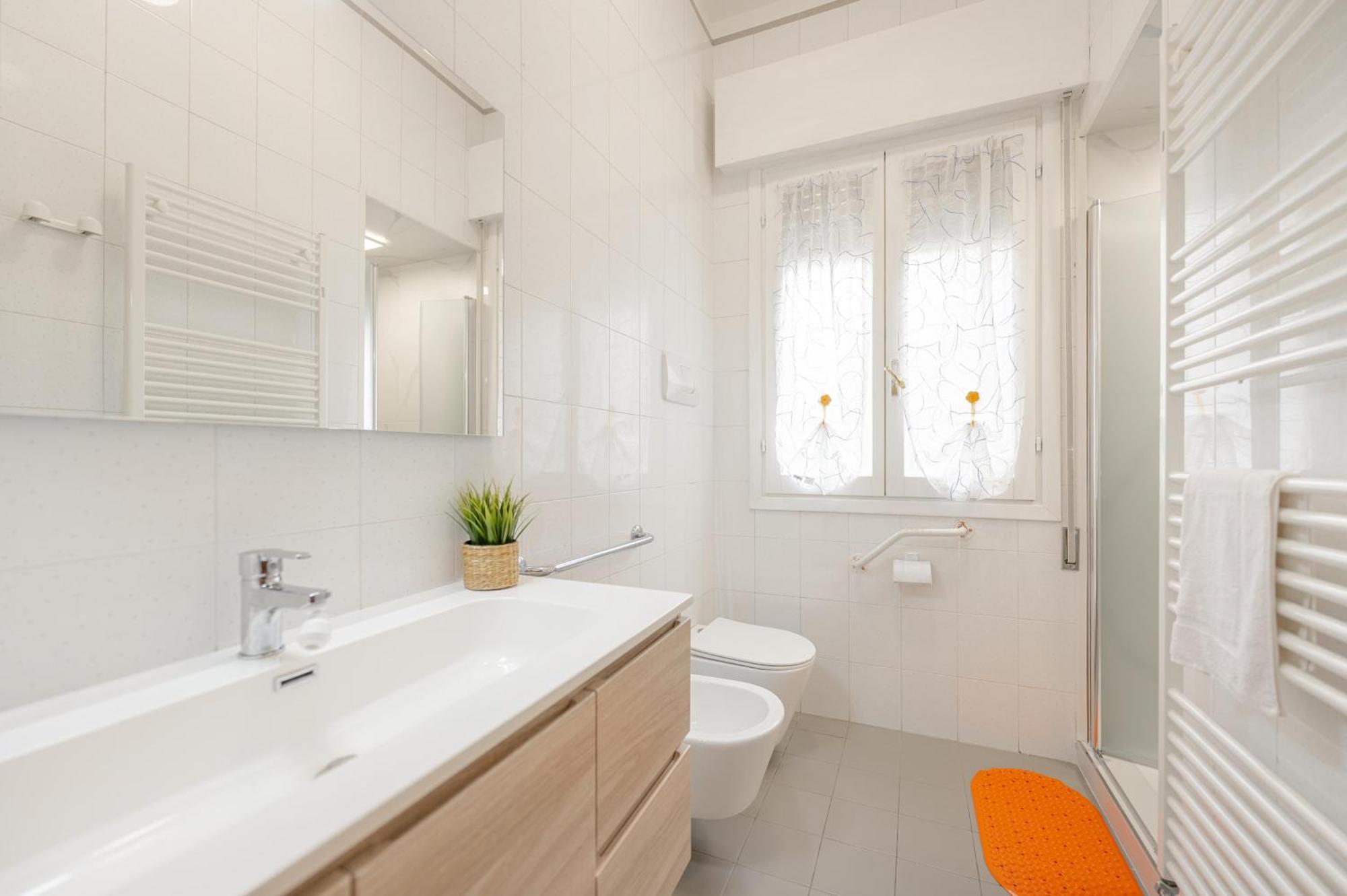 Apartment Tatiana Flat - 10 Minutes To - Mestre Train Station - Free Parking *
