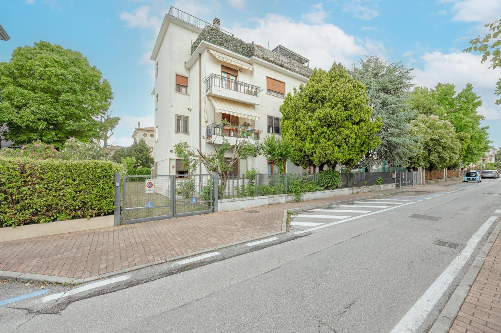 Apartment Tatiana Flat - 10 Minutes To - Mestre Train Station - Free Parking *